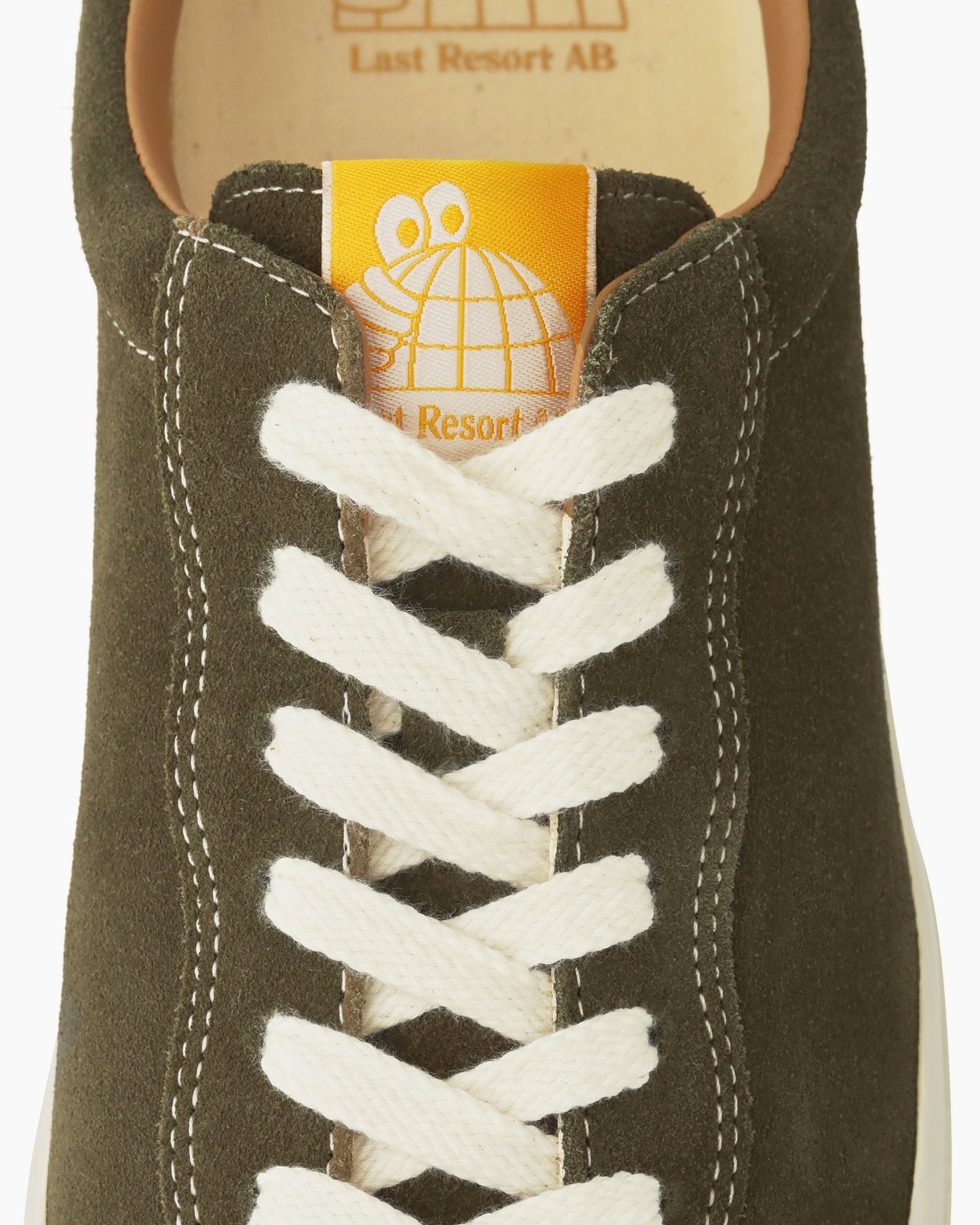 VM001 Lo Suede Dusty Green / White