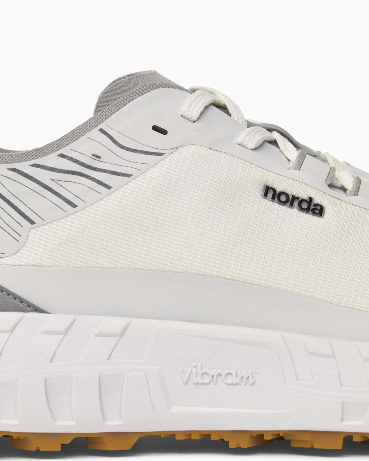 norda 001 White / Gum