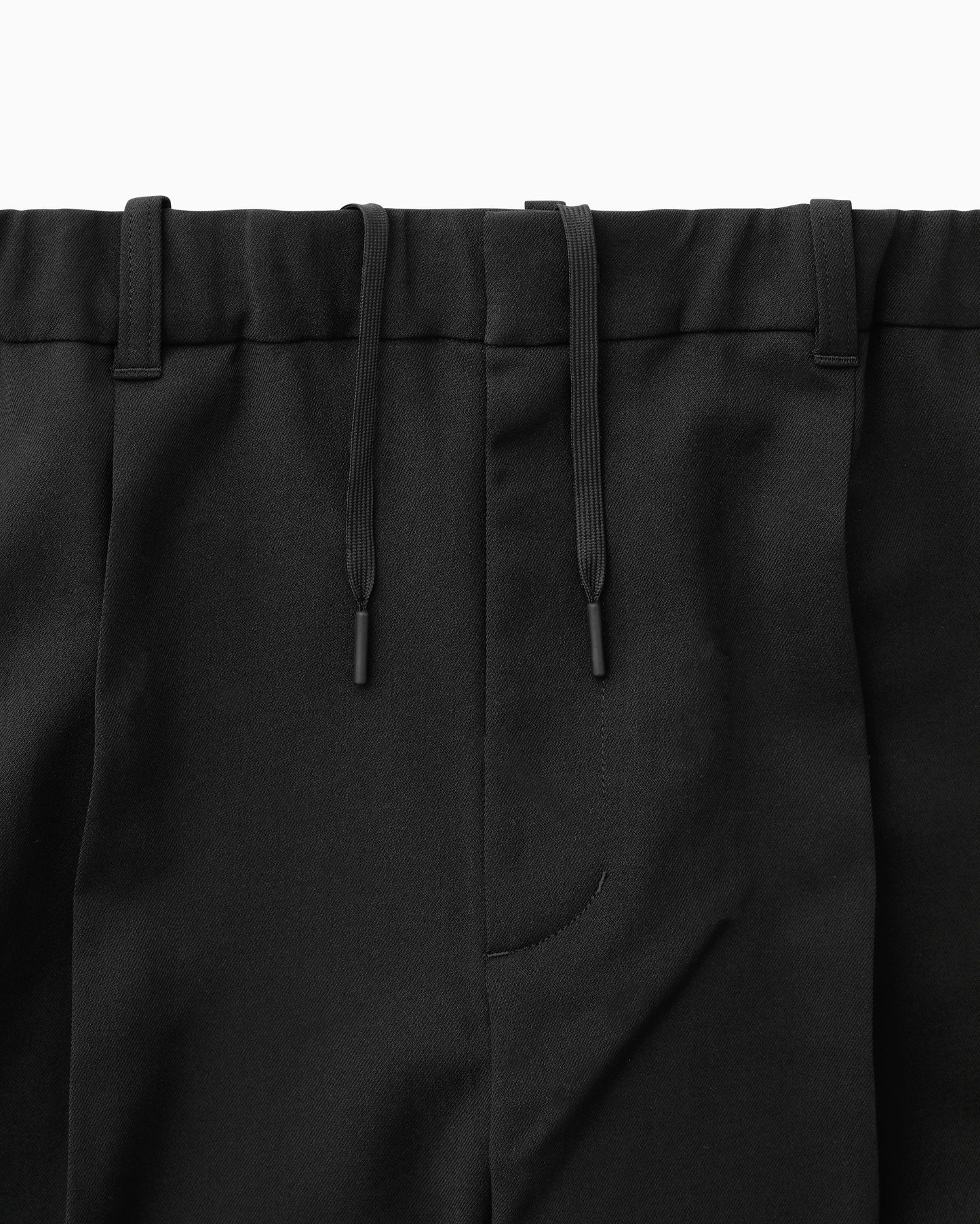 One Tuck Straight Pants Black