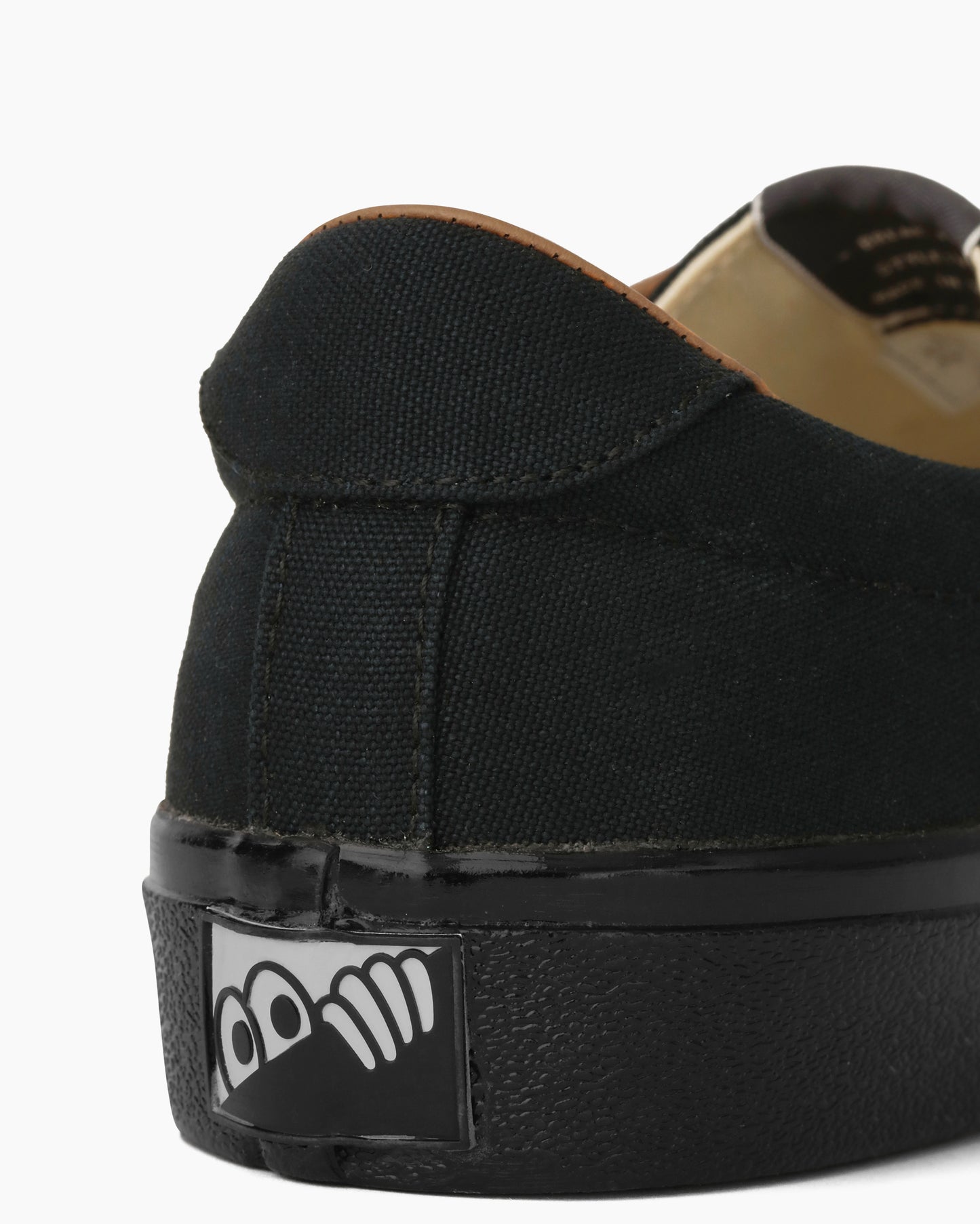 VM001 Lo Canvas Black/Black