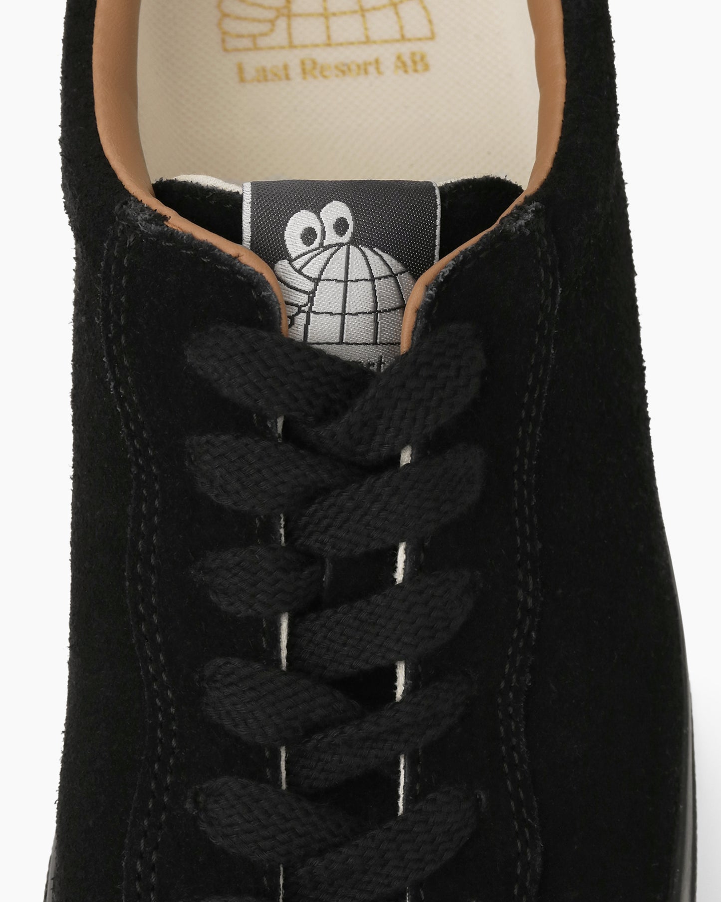 VM001 LO Suede Black/Black