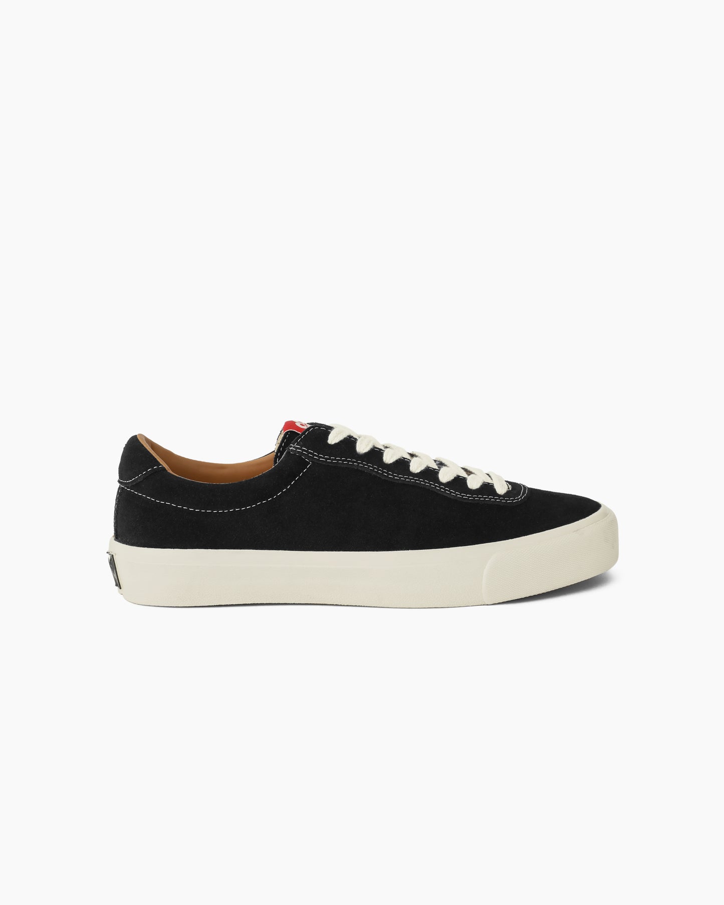 VM001 Lo Suede Black/White