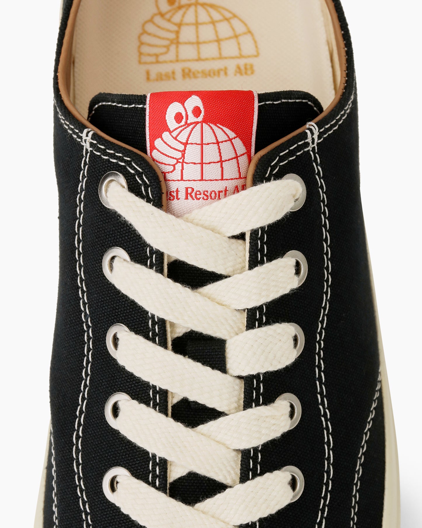 VM003 Lo Canvas Black/White