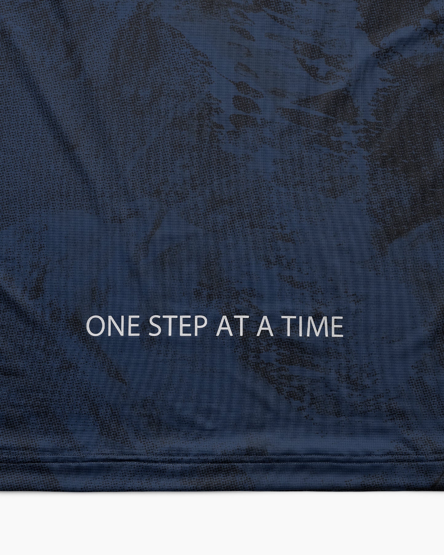 ALTRA × and Wander Graphic SS T Navy