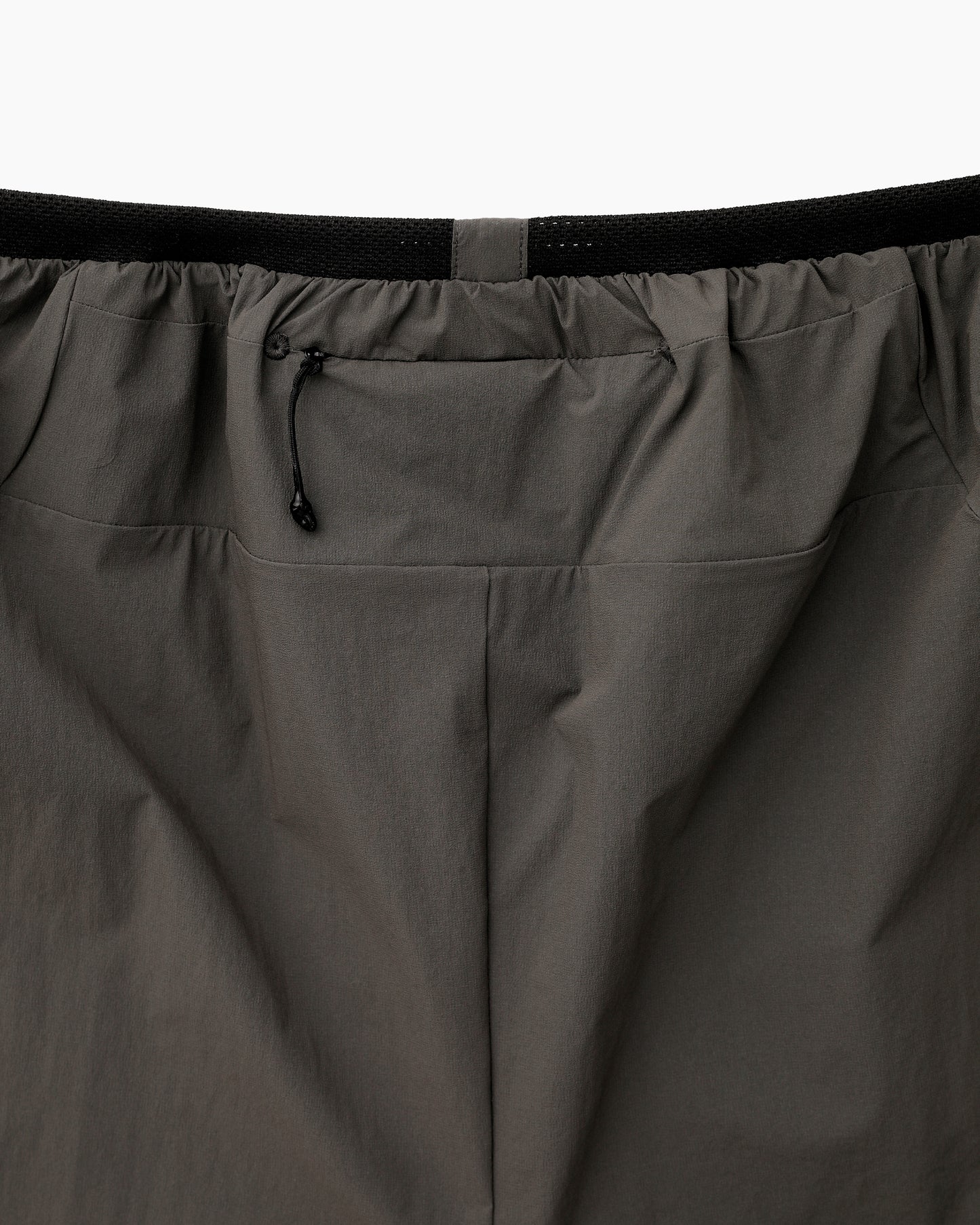 Ambit Ultra Short Beluga/Dark Olive