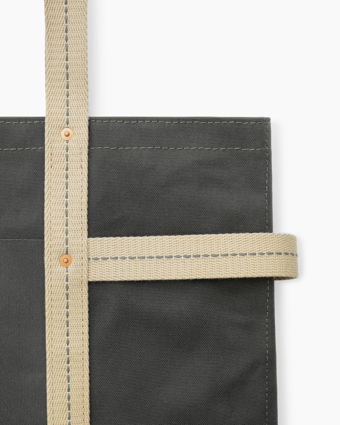 Khakis Tembea Harvest Tote Coal