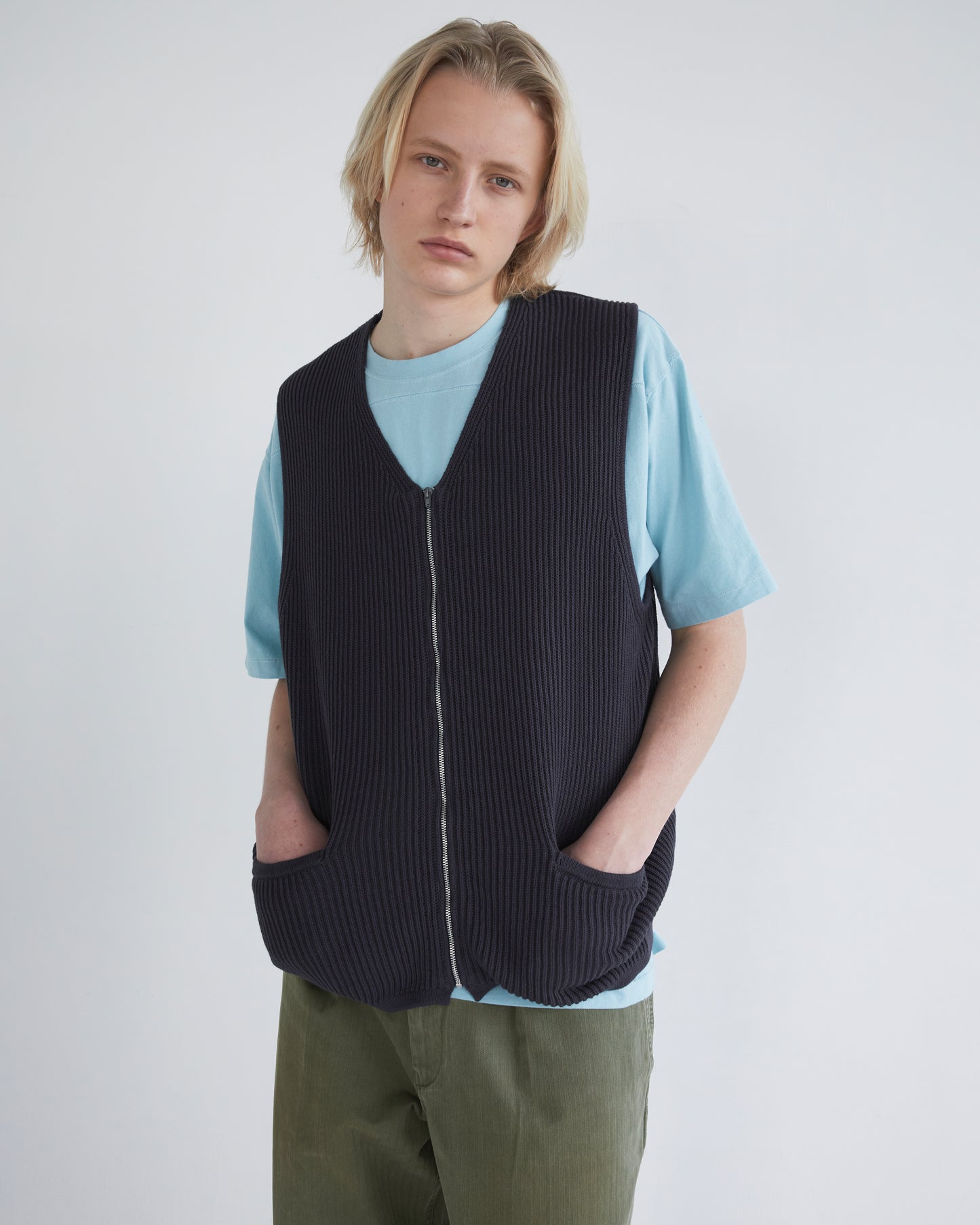 Milo Knit Vest Coal