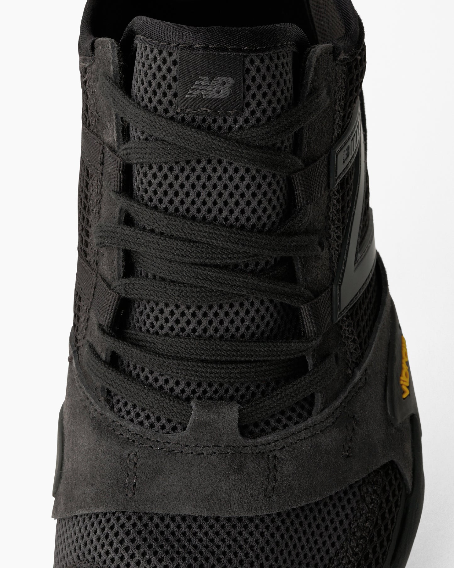 MT10OAC Black